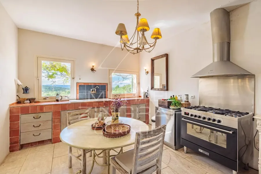 Superbe propriété avec vue imprenable sur le Luberon - 7