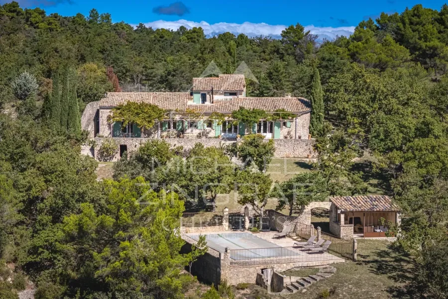 Superbe propriété avec vue imprenable sur le Luberon - 2