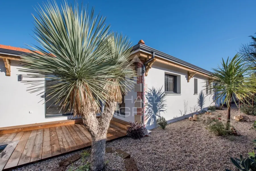 Villa contemporaine avec garage Meyran