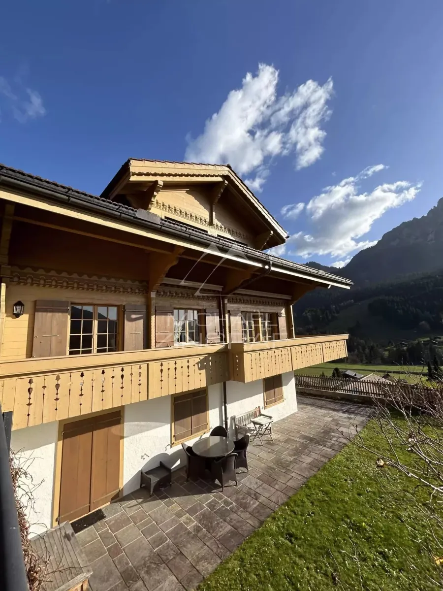 Appartement ensoleillé avec vue sur Rougemont