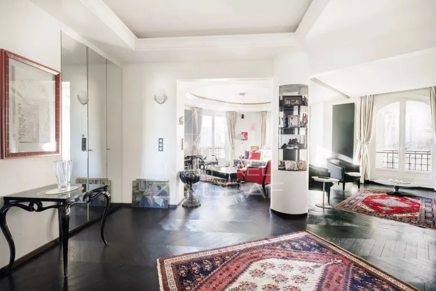 A vendre - Passy - 3 chambres + services - 6