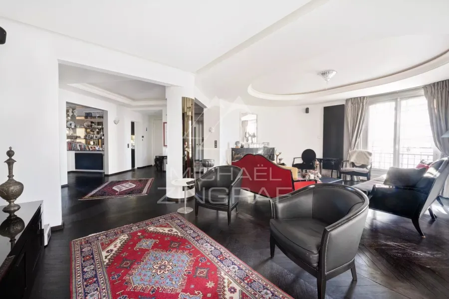 A vendre - Passy - 3 chambres + services - 8