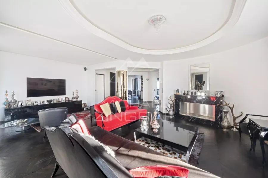 A vendre - Passy - 3 chambres + services - 9