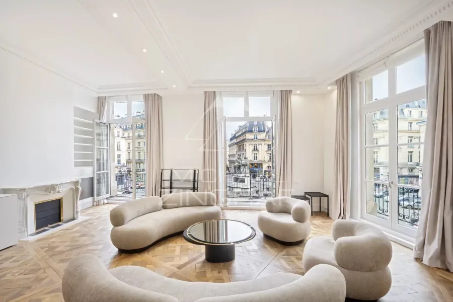 LOCATION BAIL CODE CIVIL - DURÉE 6 MOIS - Appartement 2 suites - Vue Place des Victoires