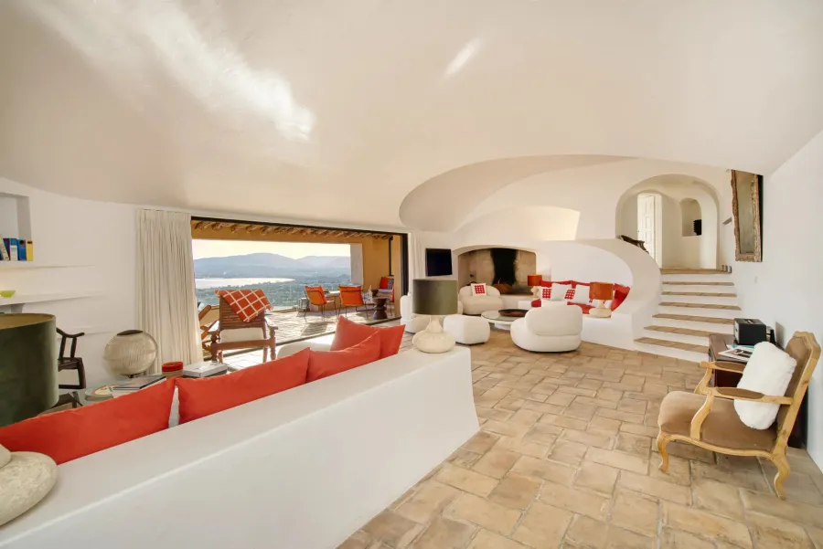 Exceptionnel : sublime et authentique villa de caractère offrant la plus belle vue du Golfe de Saint-Tropez - 5