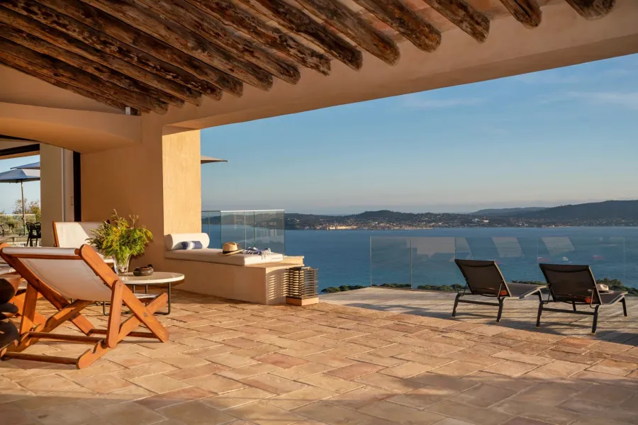 Exceptionnel : sublime et authentique villa de caractère offrant la plus belle vue du Golfe de Saint-Tropez - 3