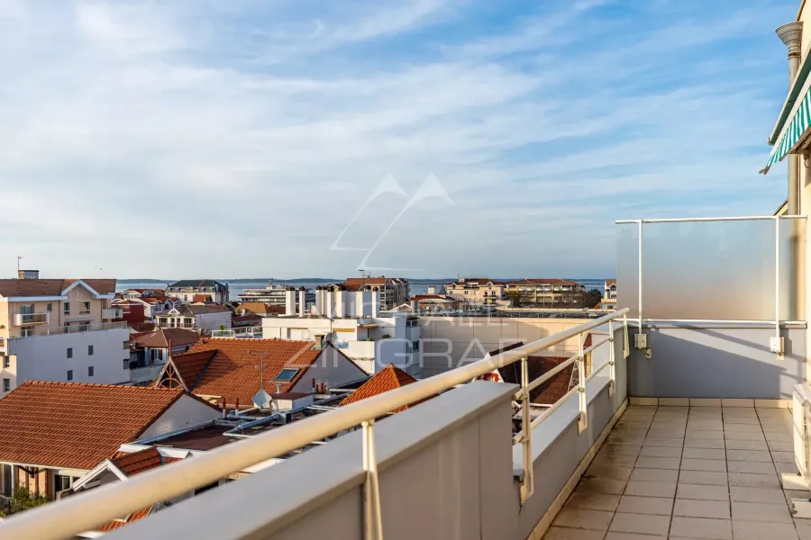 Bel appartement  en centre ville  au dernier étage avec une belle vue - 2