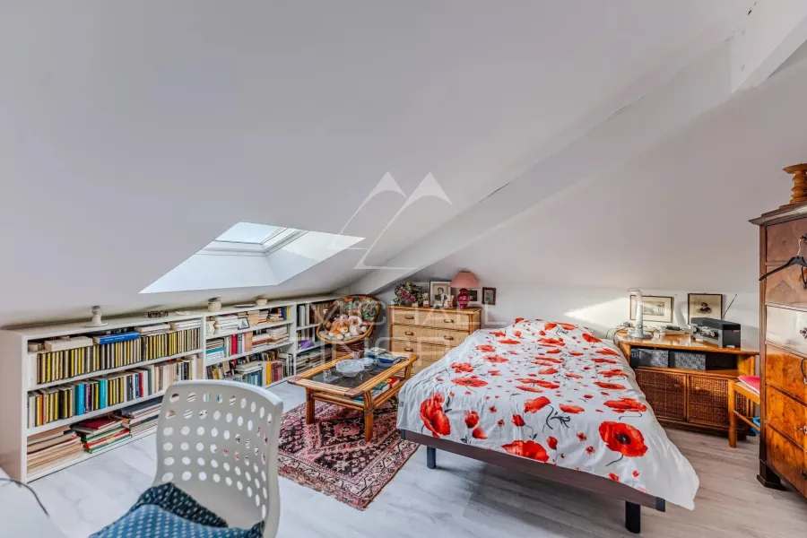 Bel appartement  en centre ville  au dernier étage avec une belle vue - 9