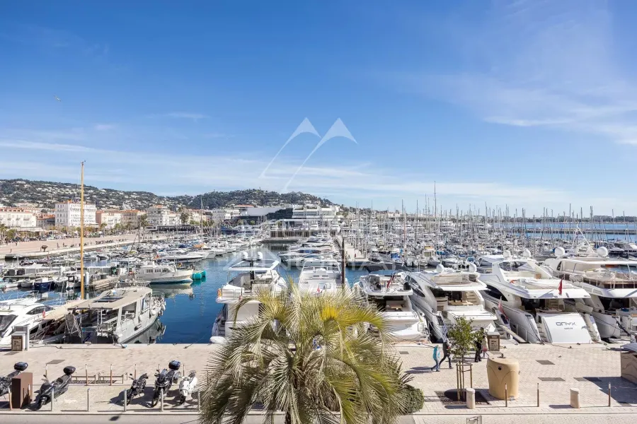 Cannes Vieux-Port – 3 pièces traversant - Vue Mer - 2