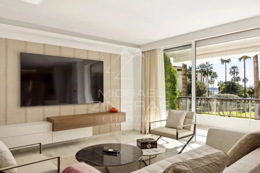 Cannes Croisette - Splendide Appartement 3 Pièces avec Terrasse et Vue Mer