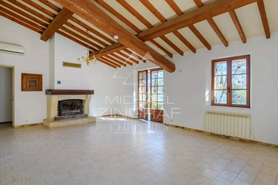 Gordes - Opportunité unique : maison à rénover sur vaste terrain constructible de 3 200 m² - 9