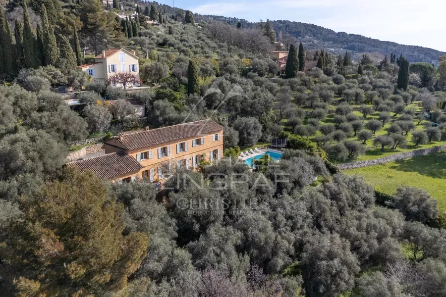 Villa spacieuse avec vue mer et oliveraie