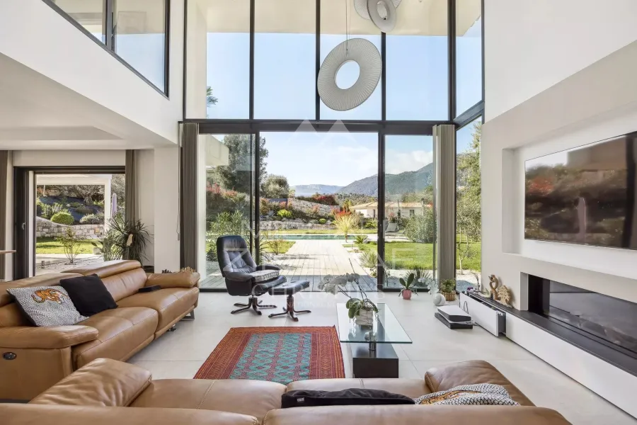 Villa Contemporaine dans un Secteur Résidentiel Prisè à Roquefort-les-Pins - 4