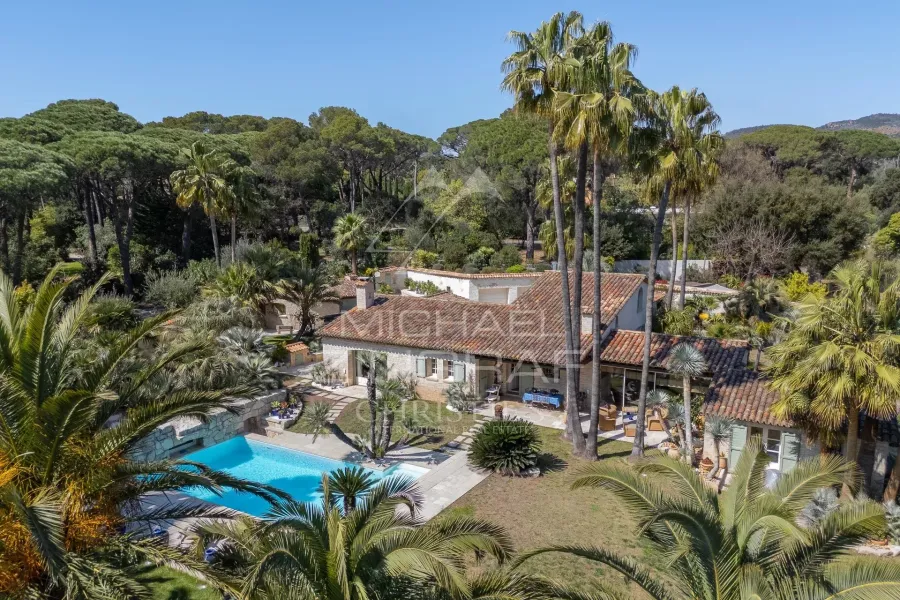Saint Raphael Valescure - Propriété Face au Golf - Domaine Fermé