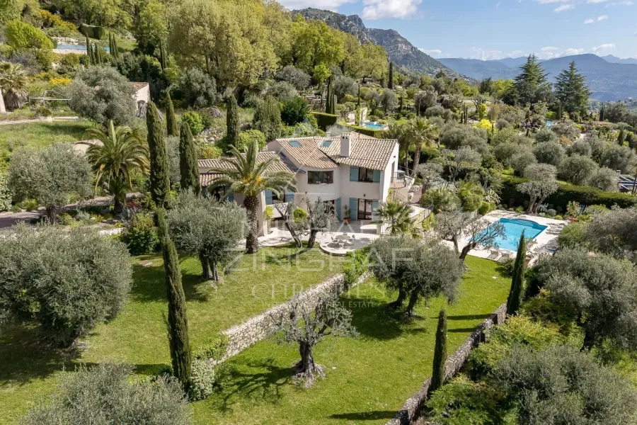 Proche Saint Paul de Vence - Propriété rénovée vue mer