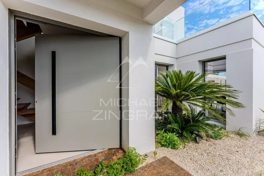 QUARTIER LA HUME - VILLA 7 PIÈCES AVEC PISCINE - 4