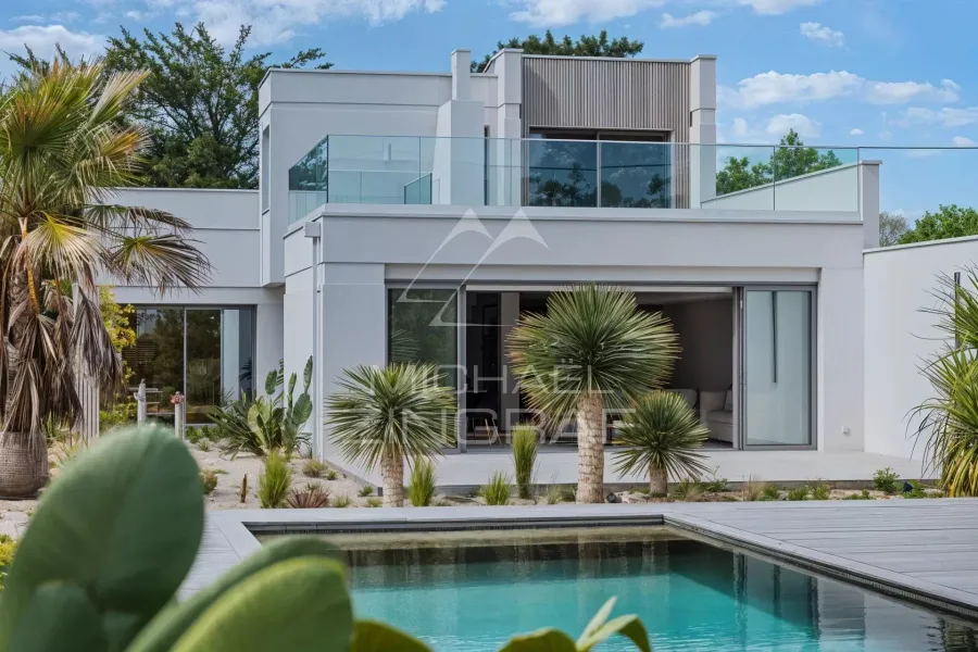 QUARTIER LA HUME - VILLA 7 PIÈCES AVEC PISCINE - 2