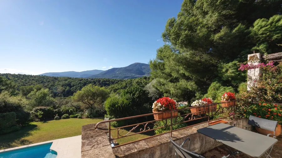 Proche Saint-Paul-de-Vence - Villa provençale dans un domaine sécurisé - 5 chambres - 9