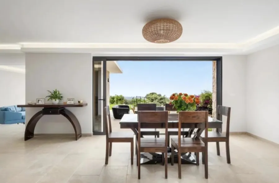 Proche Saint-Paul de Vence - Superbe propriété entièrement rénovée avec vue mer - 5 chambres - 8