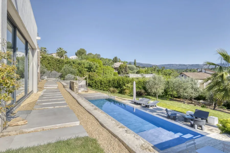 Valbonne - Villa contemporaine à pied du village - 4 chambres - 9