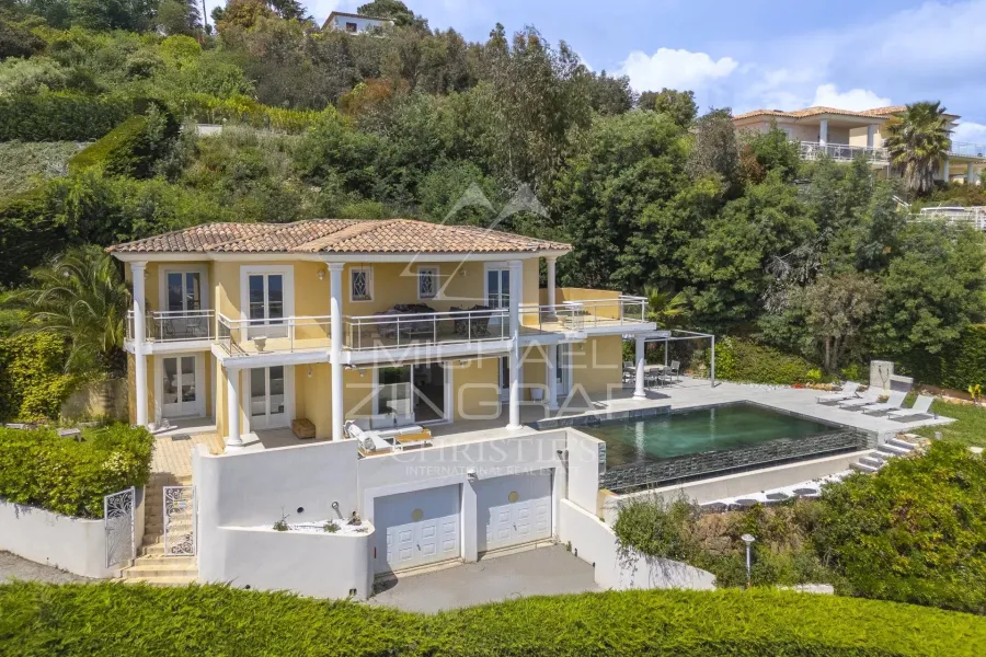 Mandelieu Les Termes , villa une mer - domaine fermé