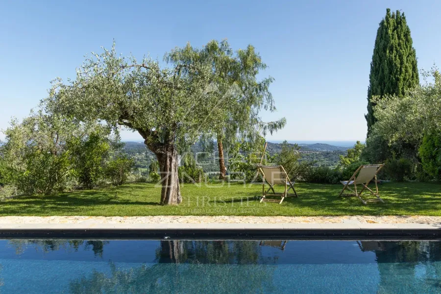 Bastide de charme avec vue mer à pied du village - 8