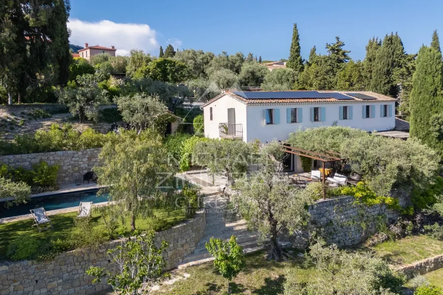 Bastide de charme avec vue mer à pied du village - 9