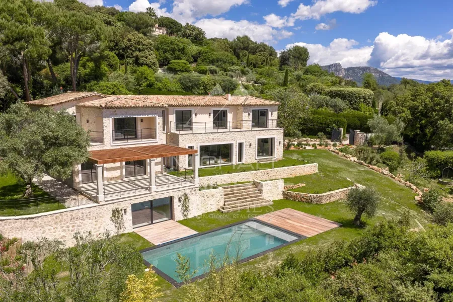 Provençale rénovée avec vue panoramique mer et village