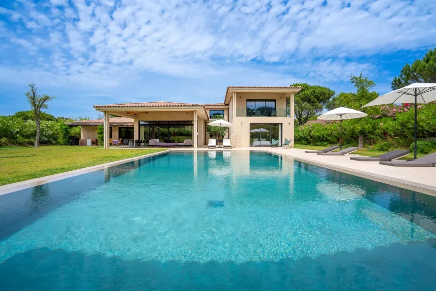 Villa Joya - Saint-Tropez – Villa d’architecte dans un écrin de nature