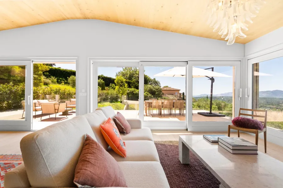 Proche Valbonne - Villa contemporaine avec vue panoramique - 4 chambres - 7
