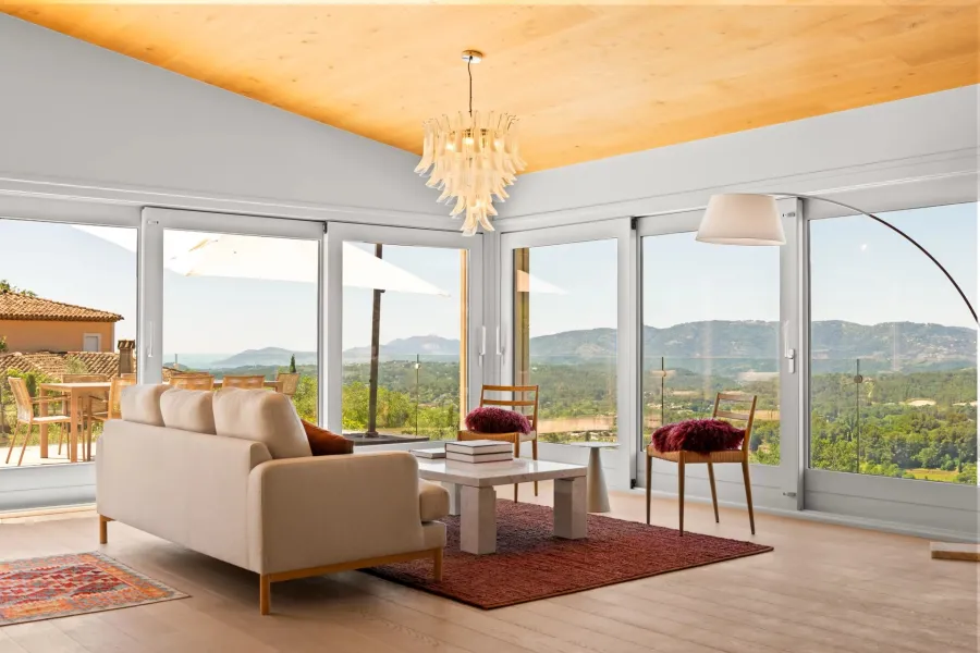 Proche Valbonne - Villa contemporaine avec vue panoramique - 4 chambres - 8