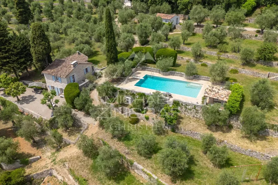 Domaine vue mer et lac, oliveraie , tennis avec villa  principale et pavillon d'hôtes. - 4