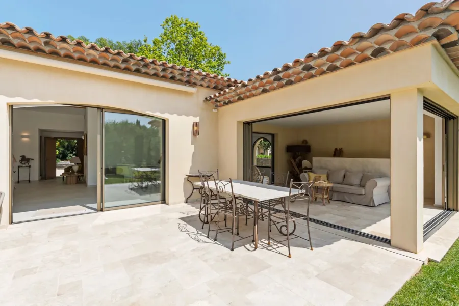 Propriétés à 200m de la plage - Composée de 2 Villas - 6
