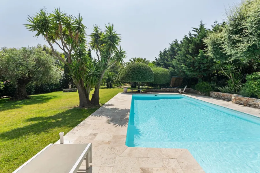 Propriétés à 200m de la plage - Composée de 2 Villas - 3