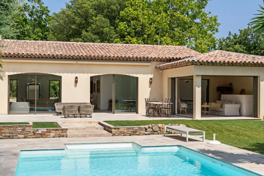 Propriétés à 200m de la plage - Composée de 2 Villas
