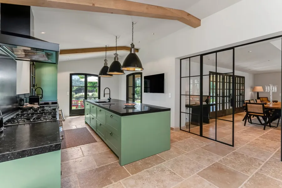 Saint-Tropez - Villa de prestige dans un écrin de verdure - 7