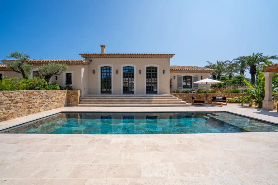 Saint-Tropez - Villa de prestige dans un écrin de verdure - 2