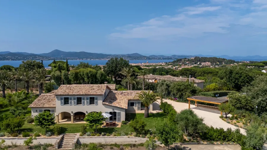 Saint-Tropez - Villa de prestige dans un écrin de verdure