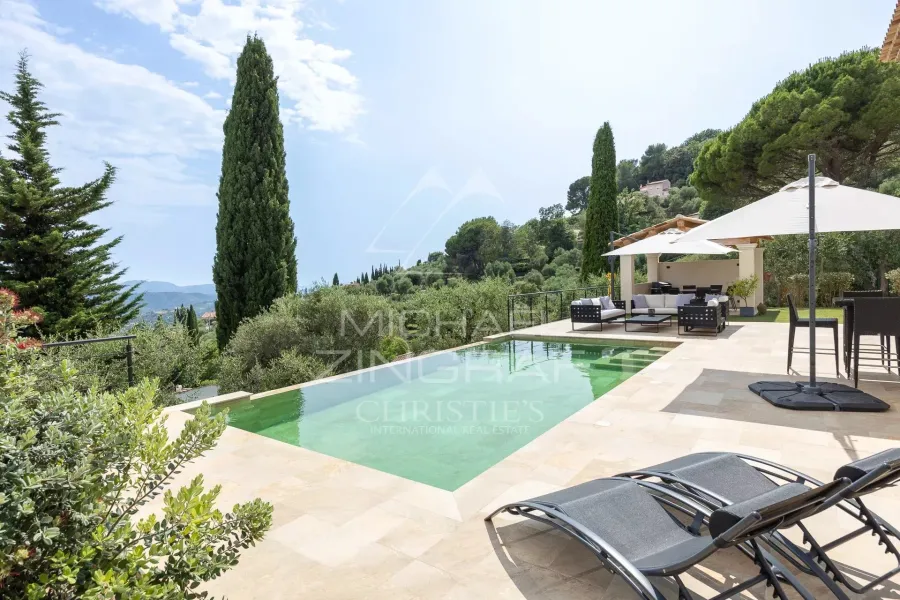 Superbe villa en position dominante avec vue mer - 3