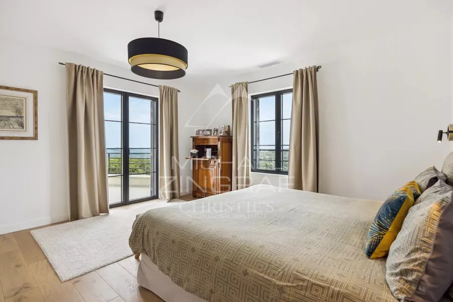 Superbe villa en position dominante avec vue mer - 8