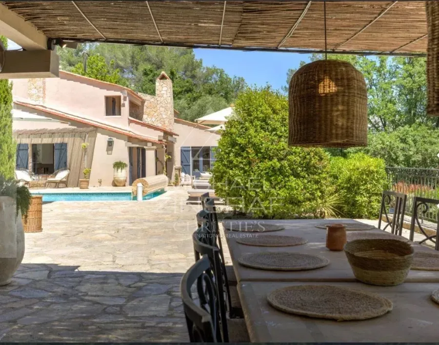 Très belle villa provençale dans l'arrière pays de Grasse - 4 chambres - 9