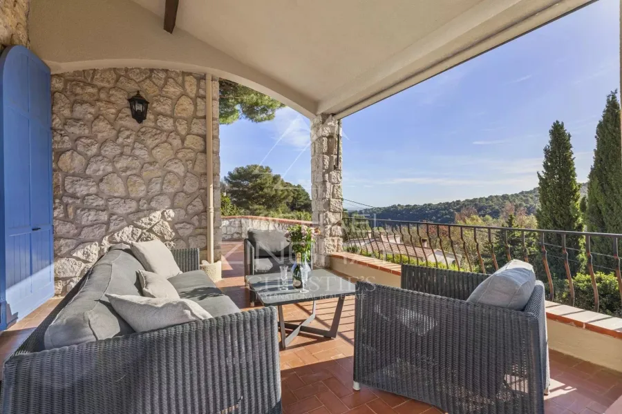 Vence : Charmante villa en pierre - 3
