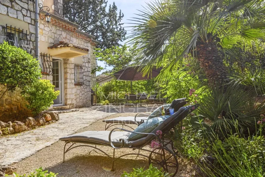 Vence : Charmante villa en pierre - 9