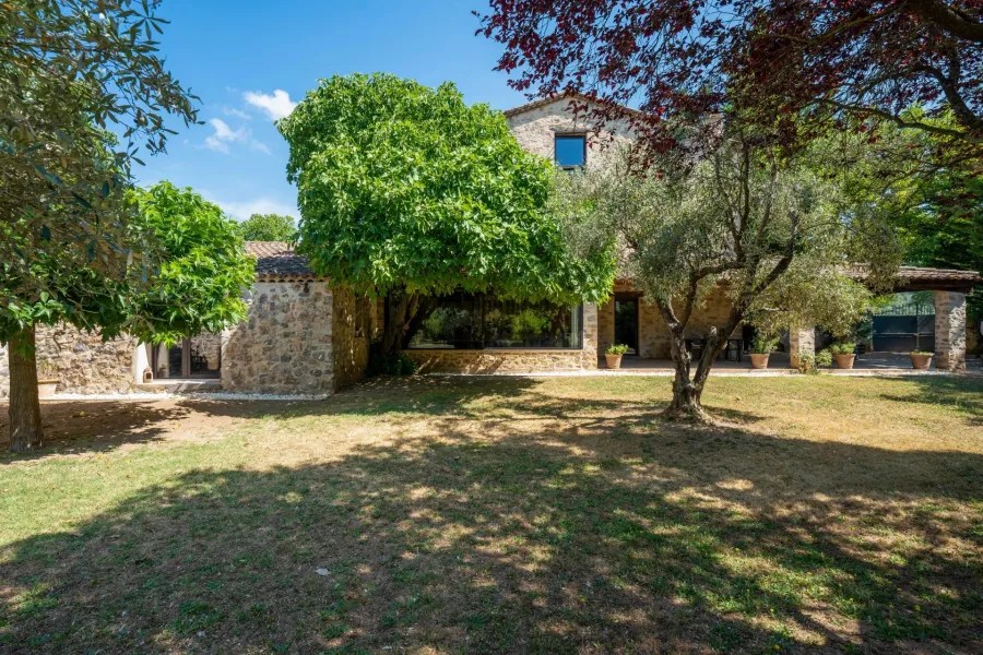 Charmante ferme rénovée au cœur de la Provence Verte