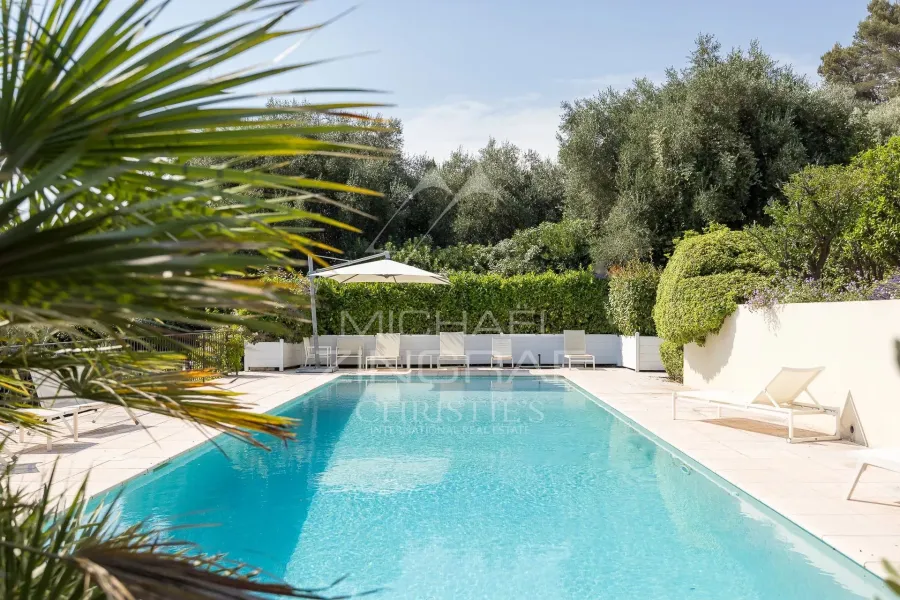Élégante villa avec vue panoramique et calme absolu proche de Saint-Paul-de-Vence - 4