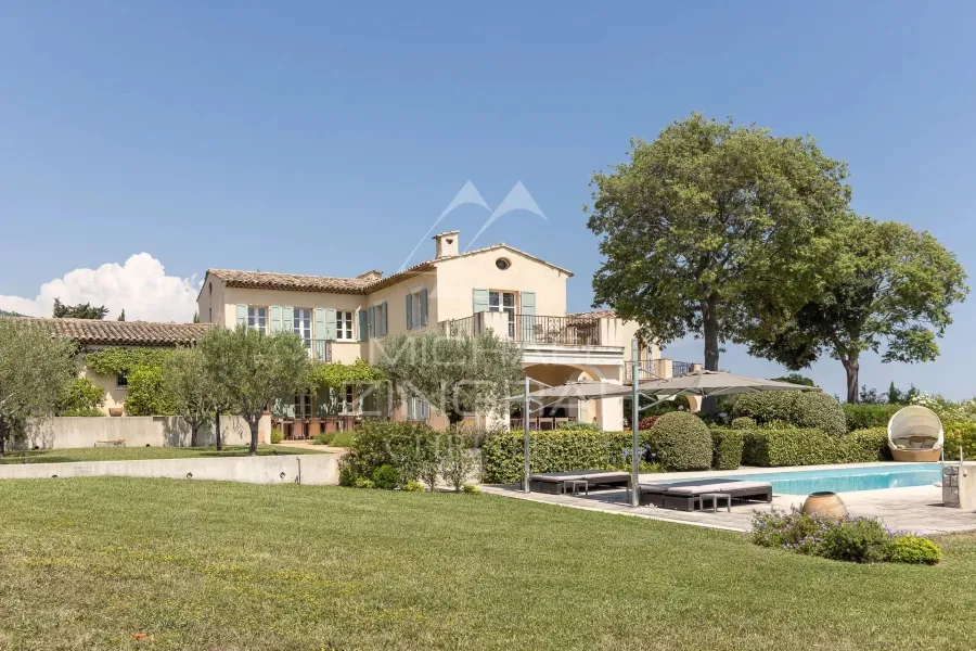 Magnifique propriété avec vue mer panoramique à pieds du village - 4