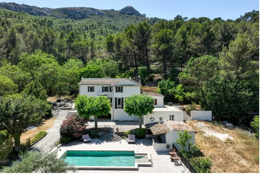 Proche Aix-en-Provence, Élégante propriété avec piscine - 2