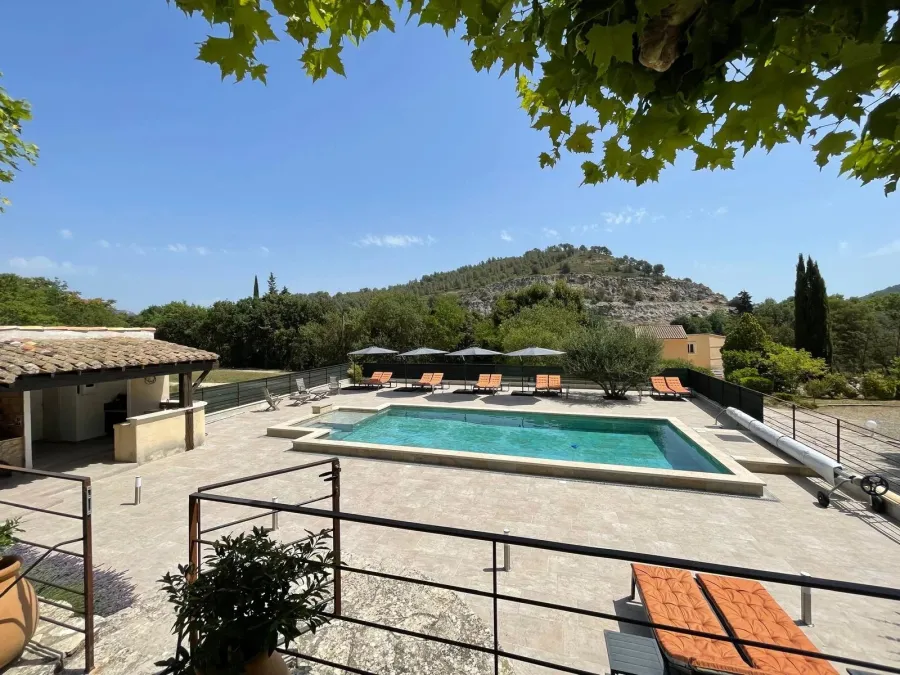 Proche Aix-en-Provence, Élégante propriété avec piscine