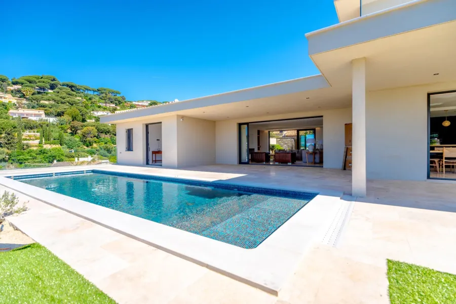 Villa Sainte-Maxime - Raffinement contemporain avec vue mer. - 2