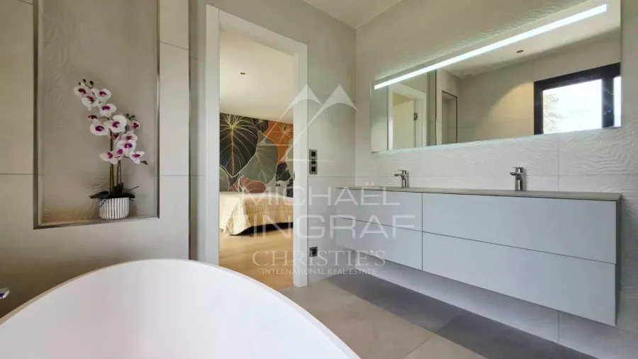 Villa Contemporaine dans un Secteur Résidentiel Prisè à Roquefort-les-Pins - 8